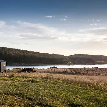 Lakeside Shepherd'S Hut In Donegal For Glamping In Ireland Ferienhaus Ballintra