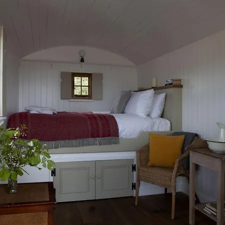 Lakeside Shepherd'S Hut In Donegal For Glamping In Ireland 度假居 *